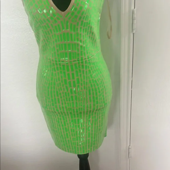 BCBGMAXAZRIA Green Sequin Halter Dress. Sz Small - Picture 3 of 9